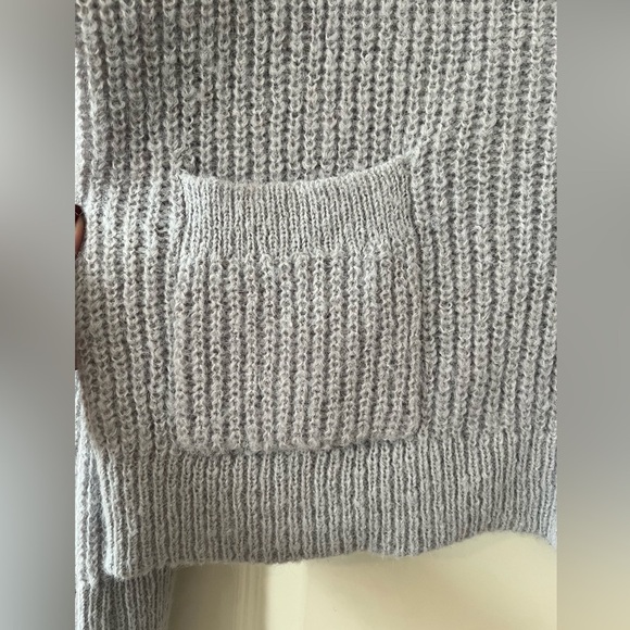 A.n.a. brand Oversized, Cropped Gray 3-button Cardigan Women’s size small - Picture 9 of 15